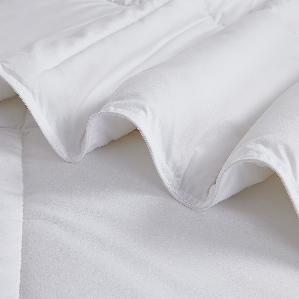  Microfiber Solid Comforter 