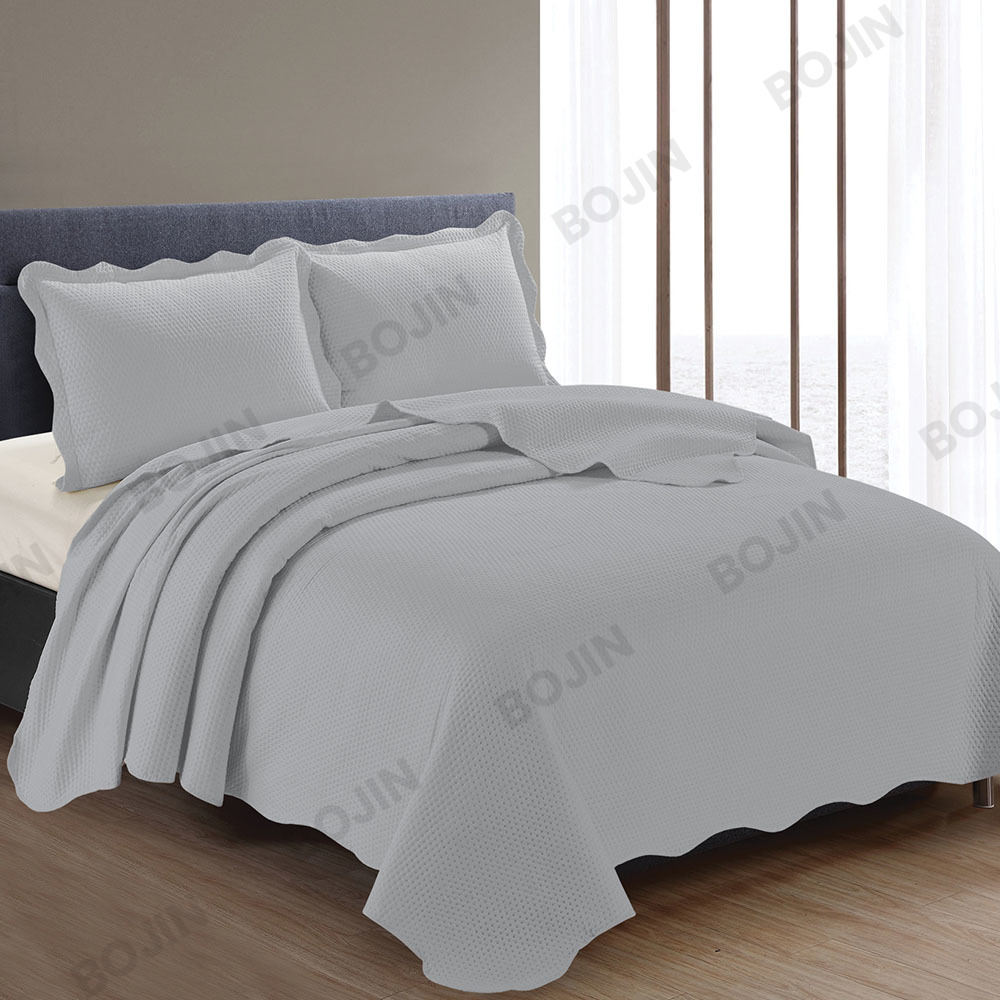 Plain Ultrasonic Curved Edge Quilt (Dotted)