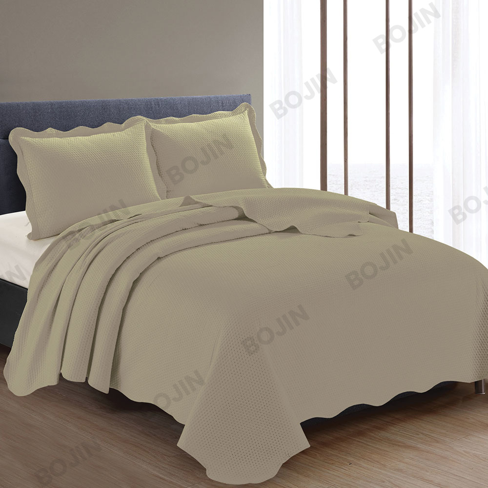 Plain Ultrasonic Curved Edge Quilt (Dotted)